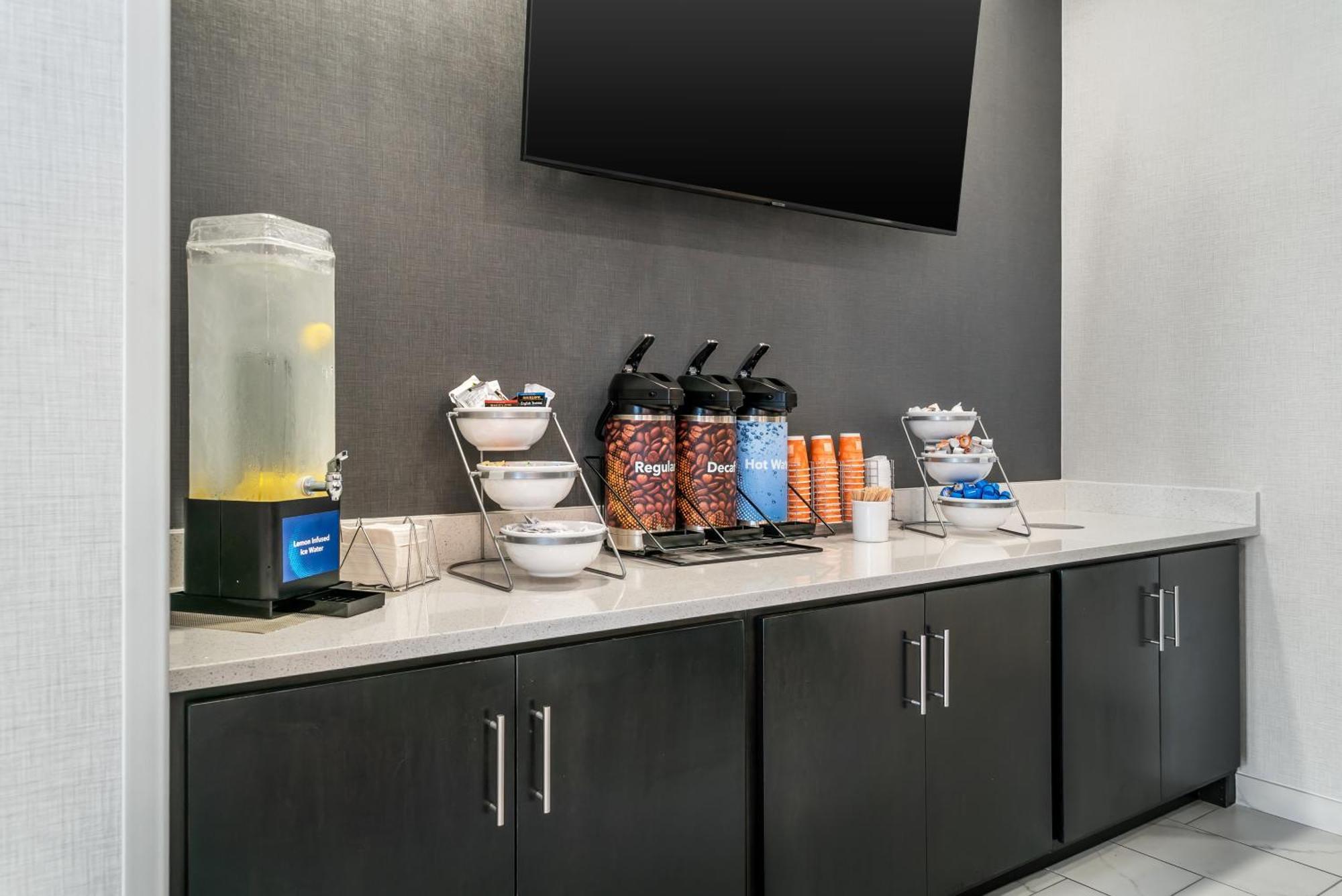 Comfort Inn & Suites Adrian Εξωτερικό φωτογραφία