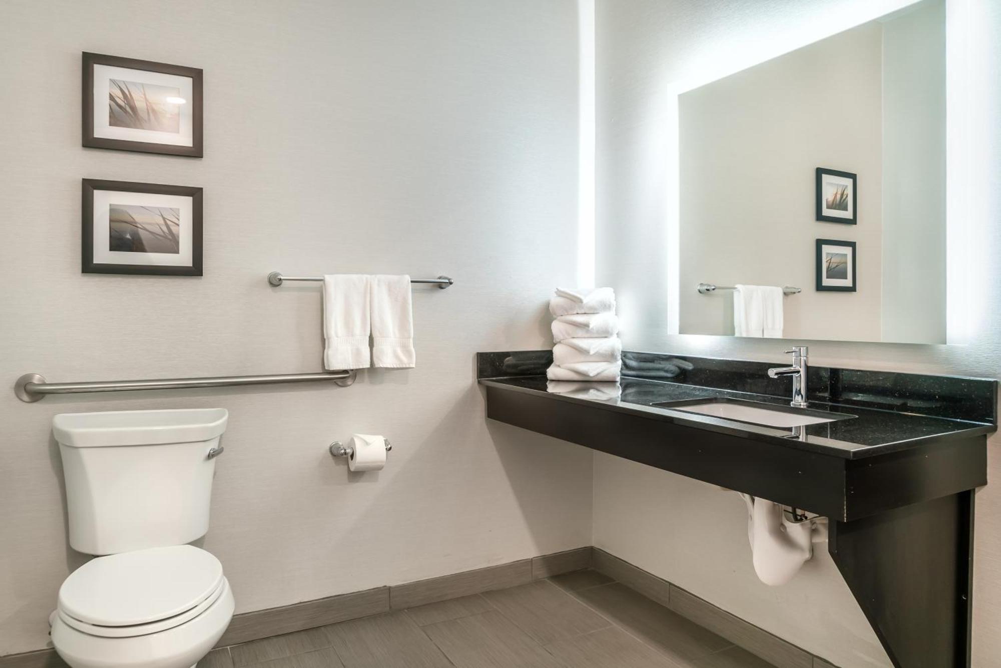 Comfort Inn & Suites Adrian Εξωτερικό φωτογραφία