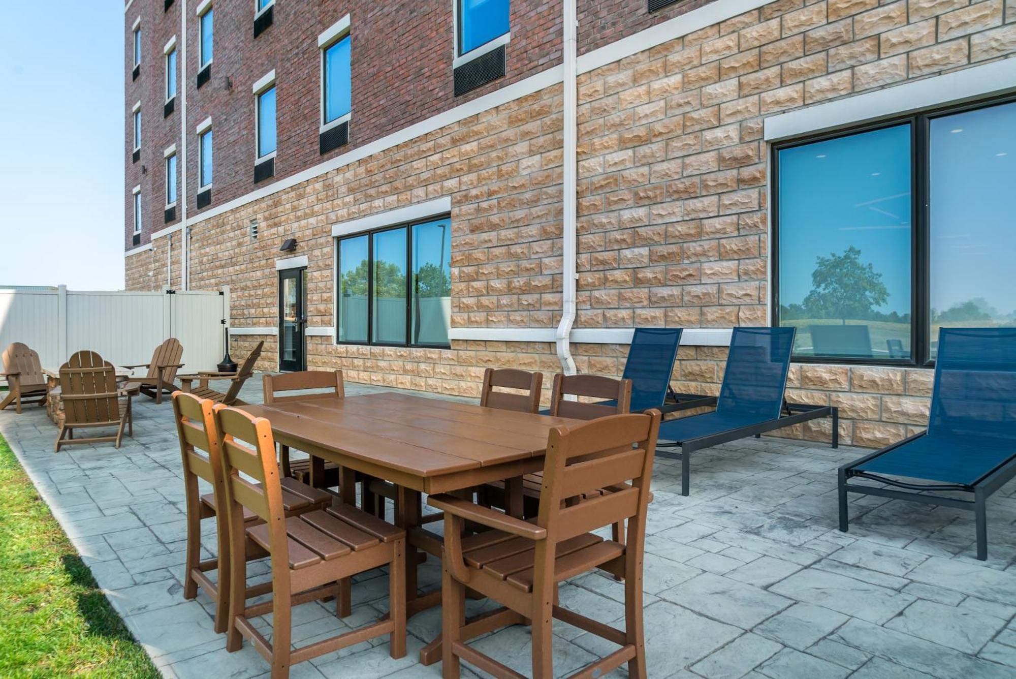 Comfort Inn & Suites Adrian Εξωτερικό φωτογραφία