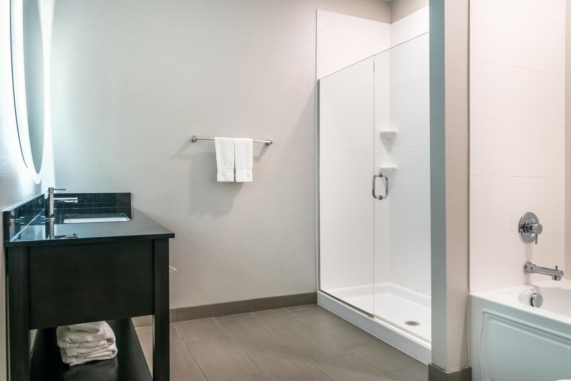 Comfort Inn & Suites Adrian Εξωτερικό φωτογραφία