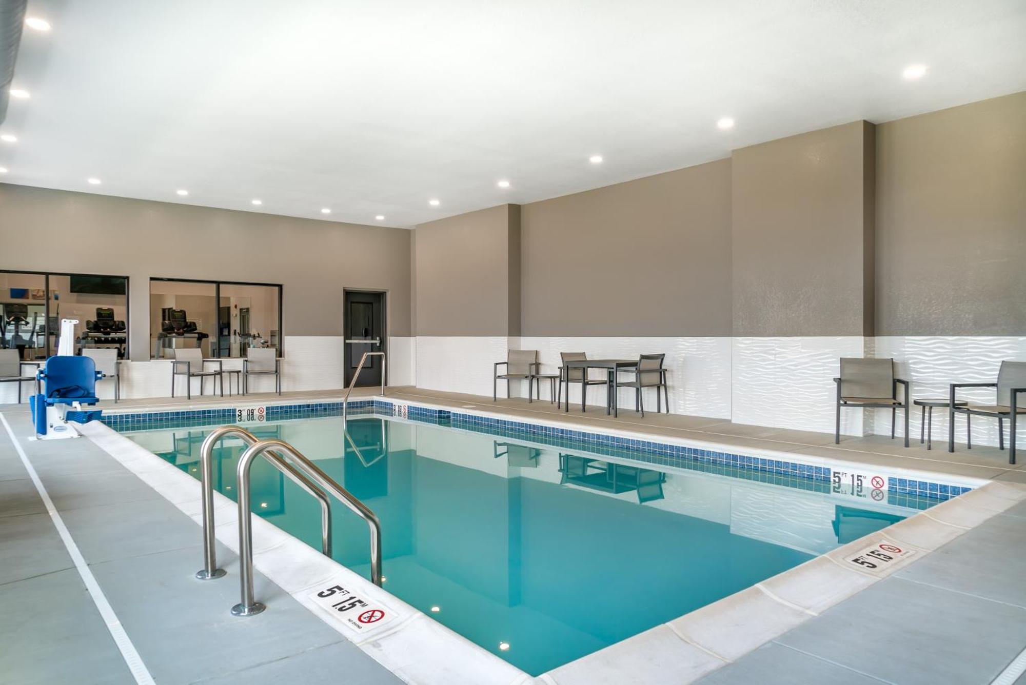 Comfort Inn & Suites Adrian Εξωτερικό φωτογραφία